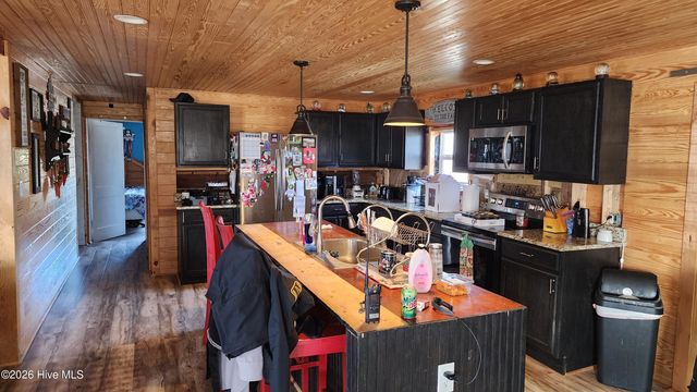 48 Kinlaw Drive, Tabor City, NC 28463