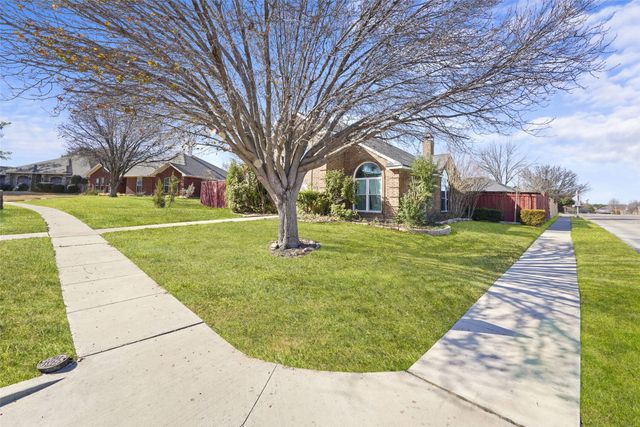 2044 Hillshire Drive, Lewisville, TX 75067