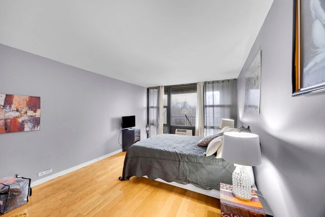 2605 S Indiana Avenue 403, Chicago, IL 60616