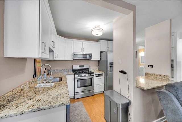 2605 S Indiana Avenue 403, Chicago, IL 60616