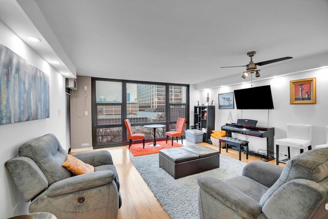 2605 S Indiana Avenue 403, Chicago, IL 60616