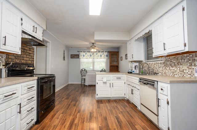708 S Pine Avenue, Republic, MO 65738