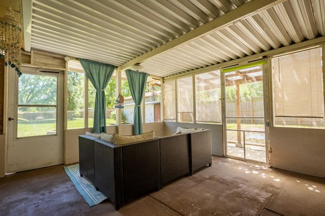 708 S Pine Avenue, Republic, MO 65738