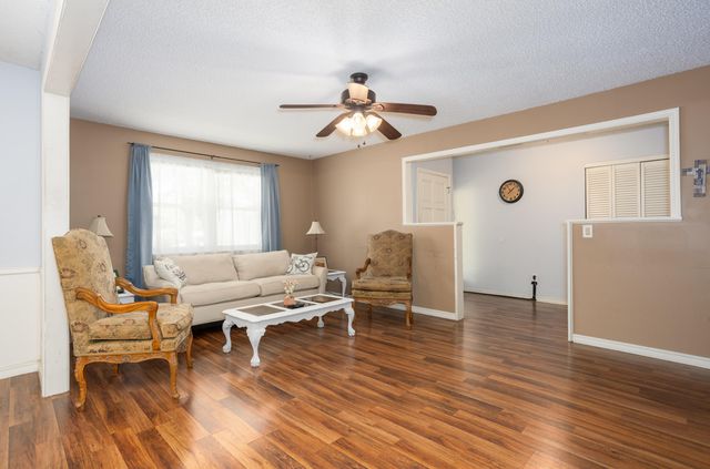 708 S Pine Avenue, Republic, MO 65738