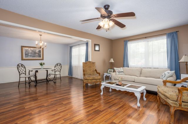 708 S Pine Avenue, Republic, MO 65738
