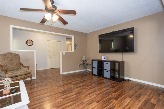 708 S Pine Avenue, Republic, MO 65738