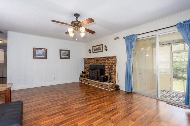 708 S Pine Avenue, Republic, MO 65738