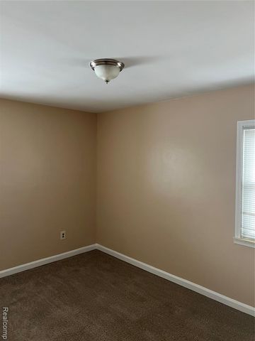 7411 N Vernon Street, Dearborn Heights, MI 48127