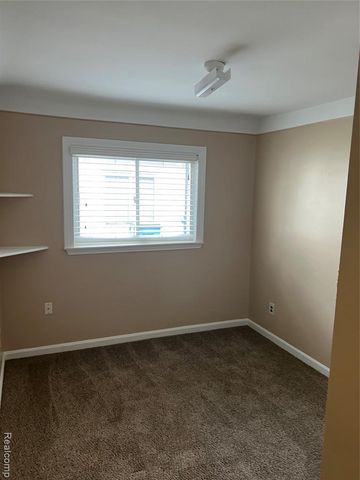 7411 N Vernon Street, Dearborn Heights, MI 48127