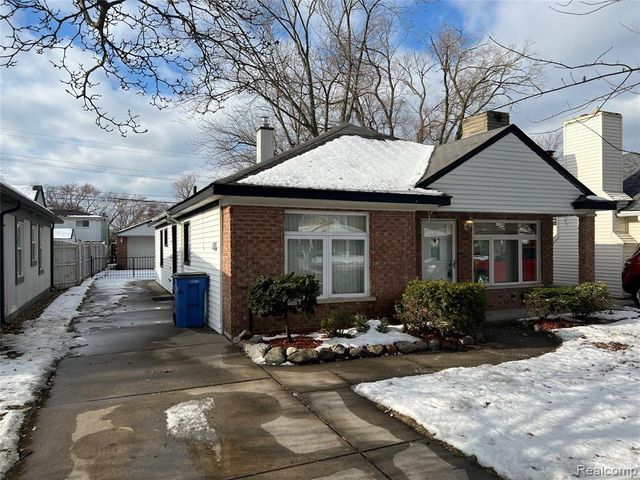 7411 N Vernon Street, Dearborn Heights, MI 48127