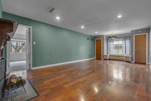 309 Bois D Arc ST, Lockhart, TX 78644