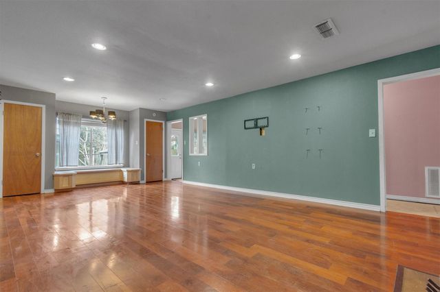 309 Bois D Arc ST, Lockhart, TX 78644