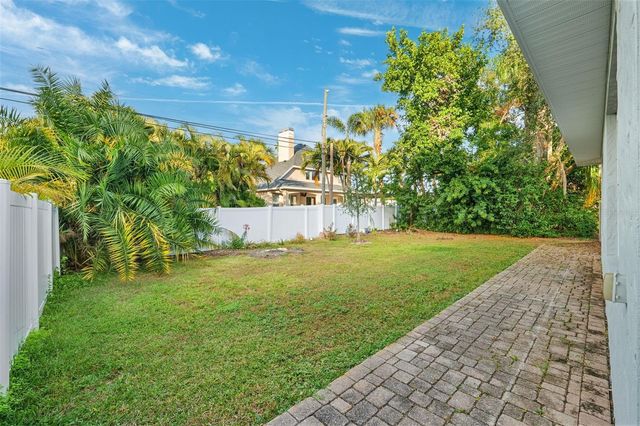 218 CATALAN BOULEVARD NE, St Petersburg, FL 33704