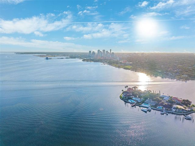 218 CATALAN BOULEVARD NE, St Petersburg, FL 33704