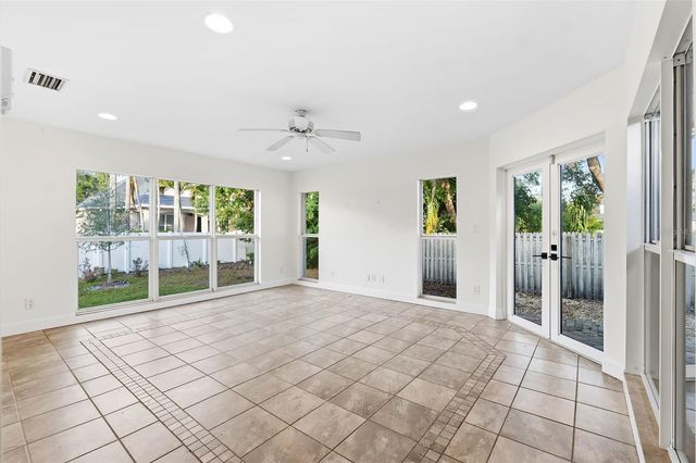 218 CATALAN BOULEVARD NE, St Petersburg, FL 33704