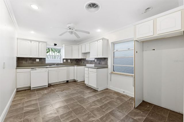 218 CATALAN BOULEVARD NE, St Petersburg, FL 33704