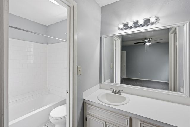 2907 W Greens Road, Houston, TX 77067