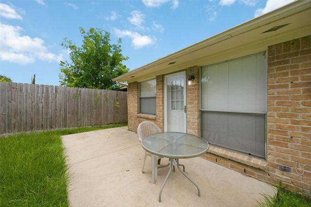 2907 W Greens Road, Houston, TX 77067