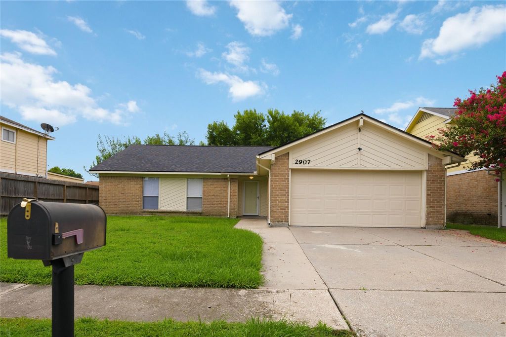 2907 W Greens Road, Houston, TX 77067