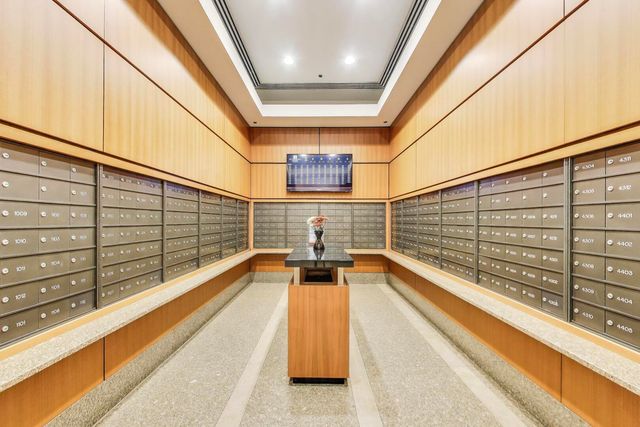 400 N LASALLE Street 1306, Chicago, IL 60654