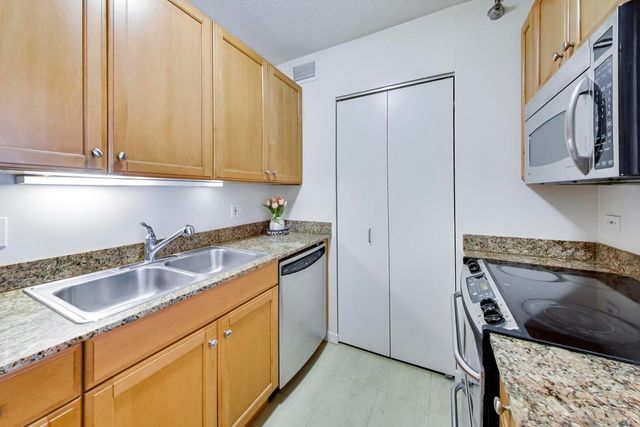400 N LASALLE Street 1306, Chicago, IL 60654