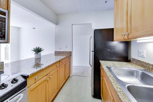 400 N LASALLE Street 1306, Chicago, IL 60654
