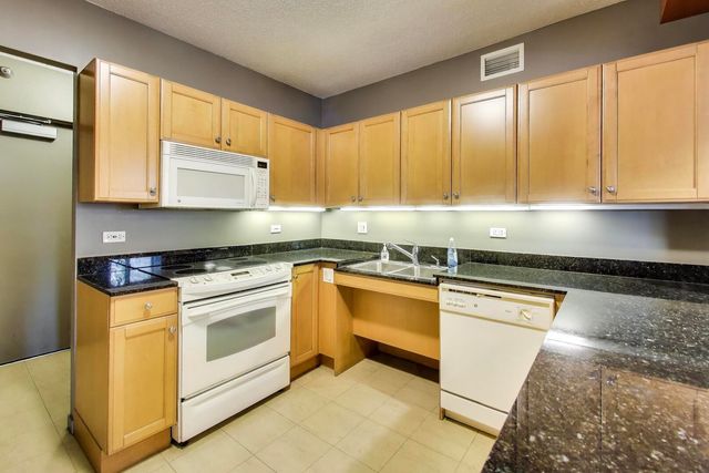 400 N LASALLE Street 1306, Chicago, IL 60654