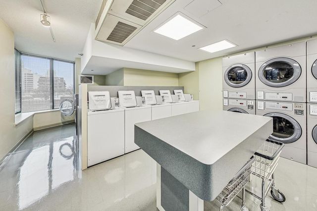 400 N LASALLE Street 1306, Chicago, IL 60654
