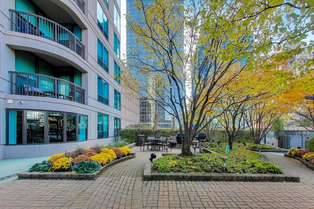 400 N LASALLE Street 1306, Chicago, IL 60654
