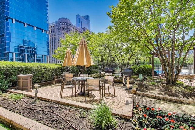 400 N LASALLE Street 1306, Chicago, IL 60654