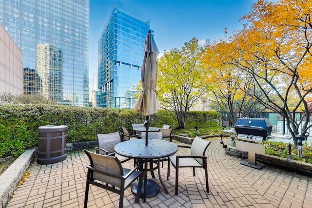 400 N LASALLE Street 1306, Chicago, IL 60654