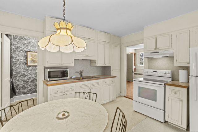 179 Verna Hill Road, Fairfield, CT 06824