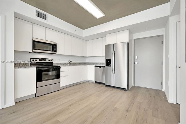 475 NE 125th Street 501, North Miami, FL 33161