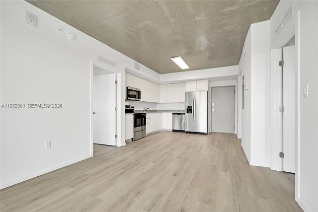 475 NE 125th Street 501, North Miami, FL 33161