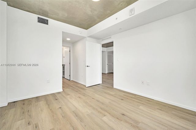 475 NE 125th Street 501, North Miami, FL 33161