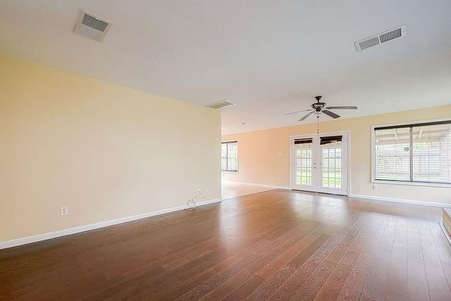 2039 Shorewood Lane, Sugar Land, TX 77479