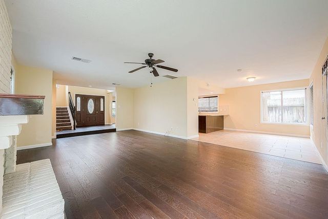 2039 Shorewood Lane, Sugar Land, TX 77479