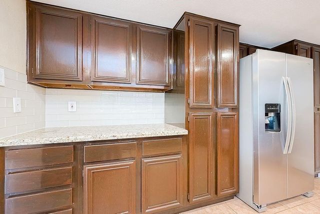 2039 Shorewood Lane, Sugar Land, TX 77479