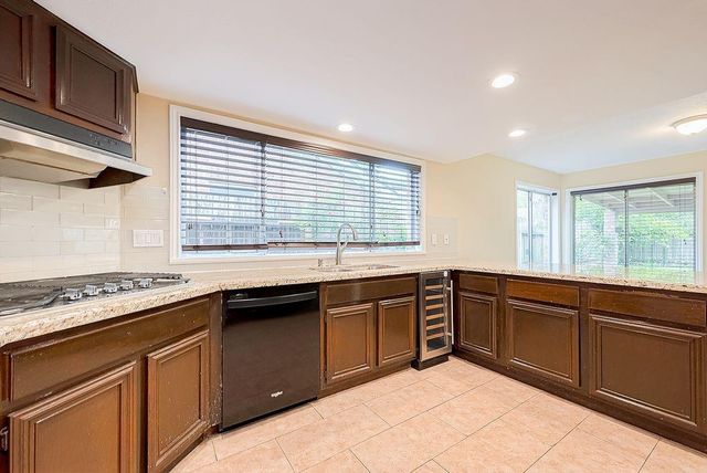 2039 Shorewood Lane, Sugar Land, TX 77479
