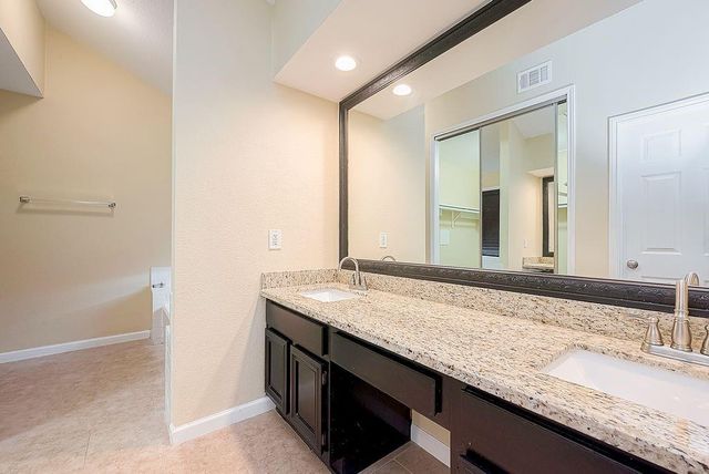 2039 Shorewood Lane, Sugar Land, TX 77479