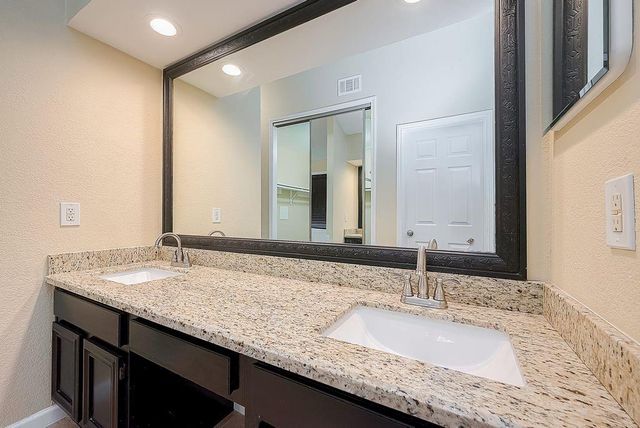 2039 Shorewood Lane, Sugar Land, TX 77479