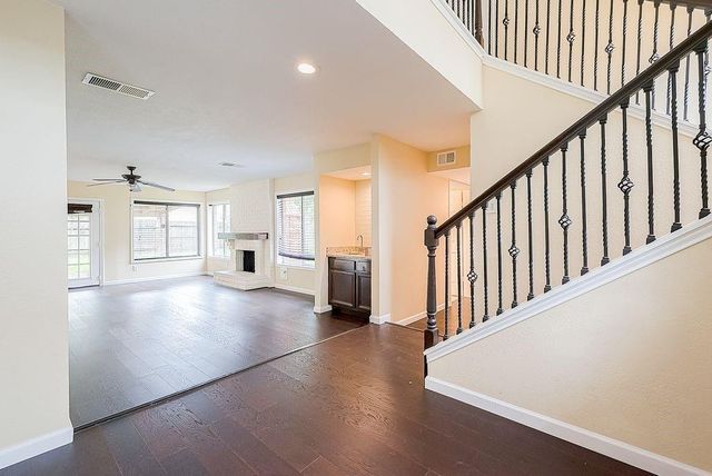 2039 Shorewood Lane, Sugar Land, TX 77479