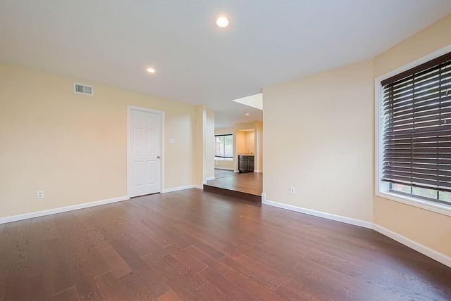 2039 Shorewood Lane, Sugar Land, TX 77479