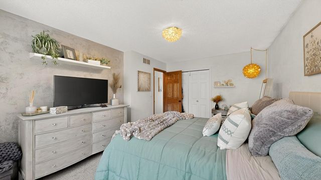 2008 25th Street SE, Rochester, MN 55904