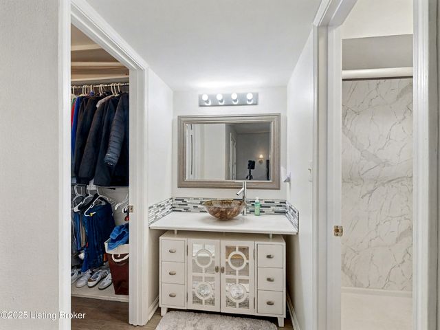 818 Washburn Ave APT 1-A, Louisville, KY 40222