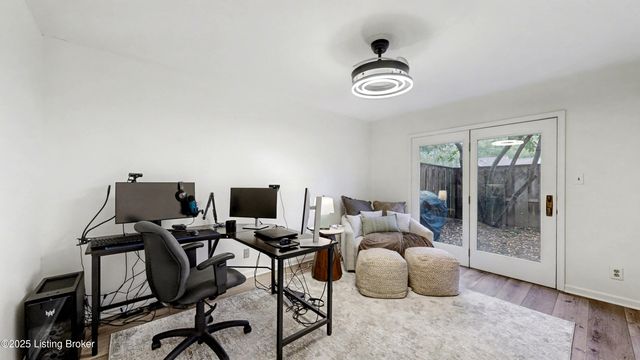 818 Washburn Ave APT 1-A, Louisville, KY 40222