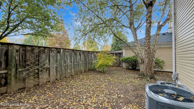 818 Washburn Ave APT 1-A, Louisville, KY 40222