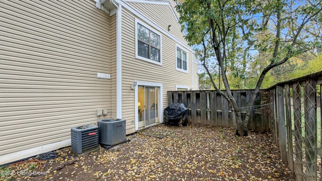 818 Washburn Ave APT 1-A, Louisville, KY 40222