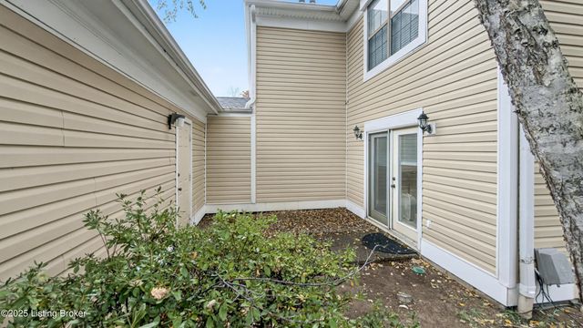 818 Washburn Ave APT 1-A, Louisville, KY 40222