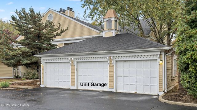 818 Washburn Ave APT 1-A, Louisville, KY 40222